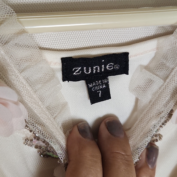 Zunie Girls Size 7 Cream Dress with Floral Accents - Picture 5 of 6